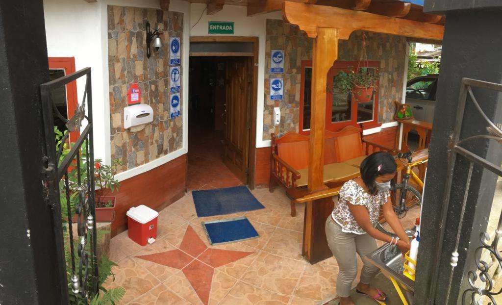 Casa Cultural Mindo Hotel Ngoại thất bức ảnh