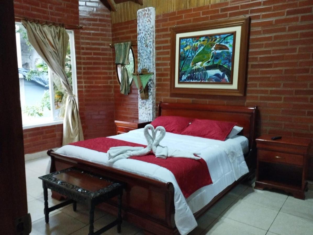 Casa Cultural Mindo Hotel Ngoại thất bức ảnh