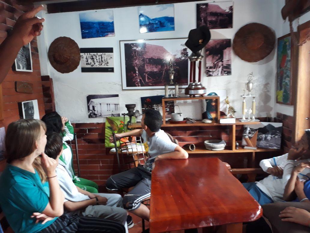 Casa Cultural Mindo Hotel Ngoại thất bức ảnh